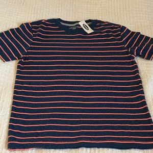 NWT boys t-shirt size 8 medium. Old Navy.